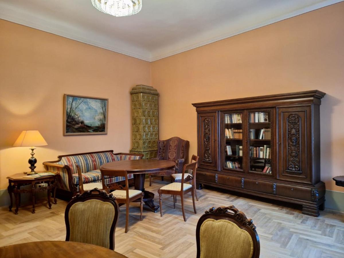 Stadtpalais Marche-Suite Maximal 2 Personen Und 1 Kleinkind بوتسن المظهر الخارجي الصورة